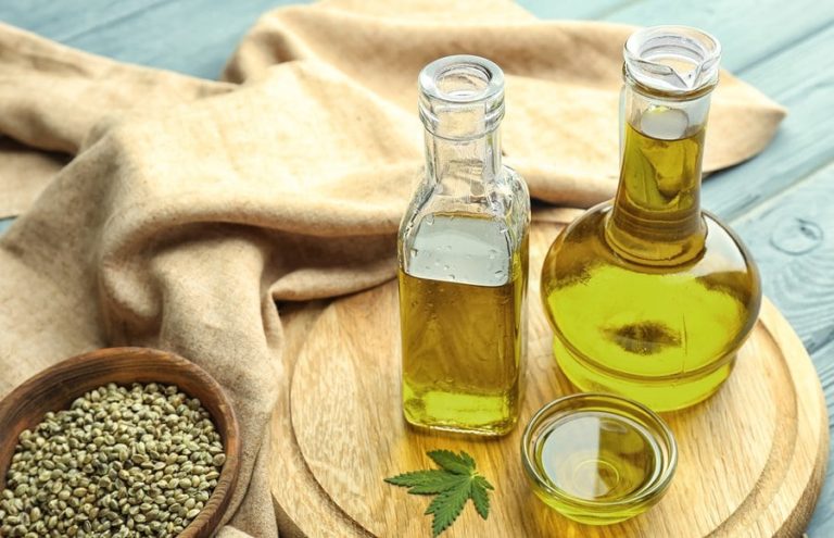 5 Top Benefits Of Hemp Seed Oil For Your Skin 6852